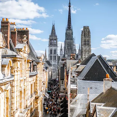 Appartement F2 Sur Cour Calme En Centre *