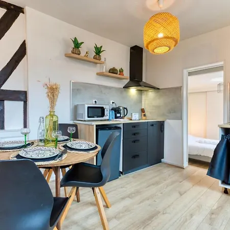 Appartamento F2 Sur Cour Calme En Centre *