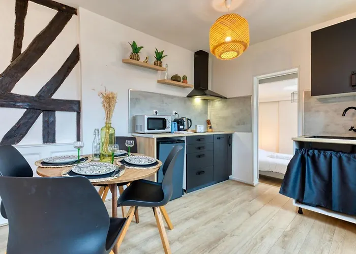 Apartment F2 Sur Cour Calme En Centre *